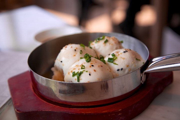 Sheng jian bao in a pan